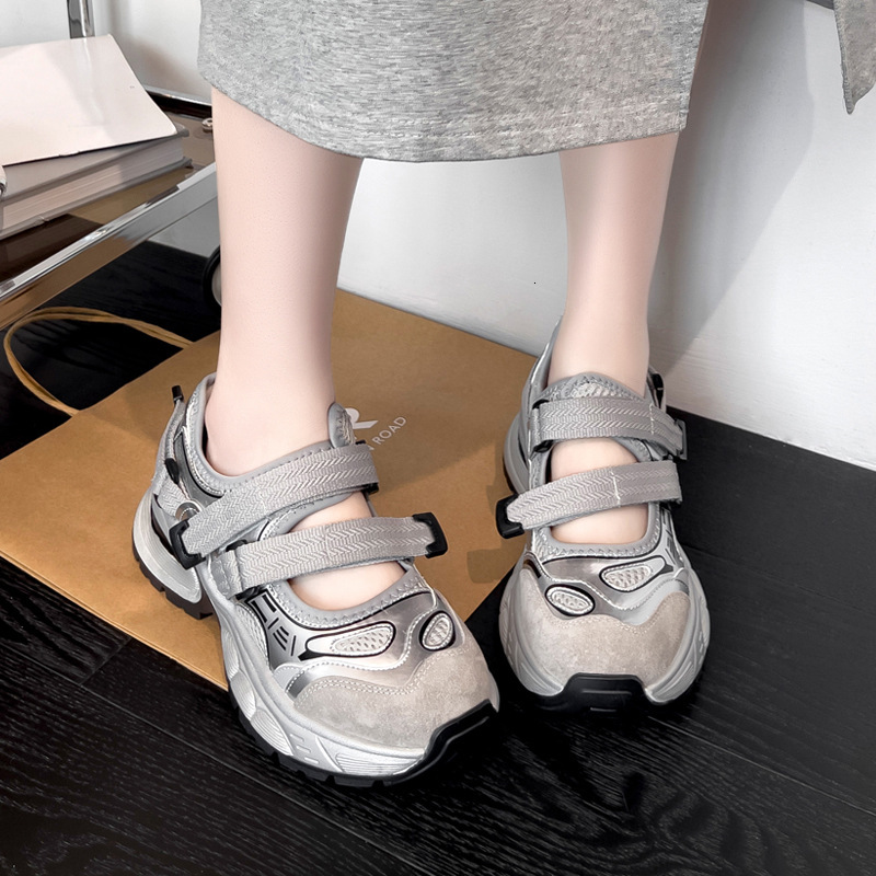 Bottom Hollowed Thick Out Breathable Father Sandals Female Summer New Wear Velcro Sports Ddmysaturn