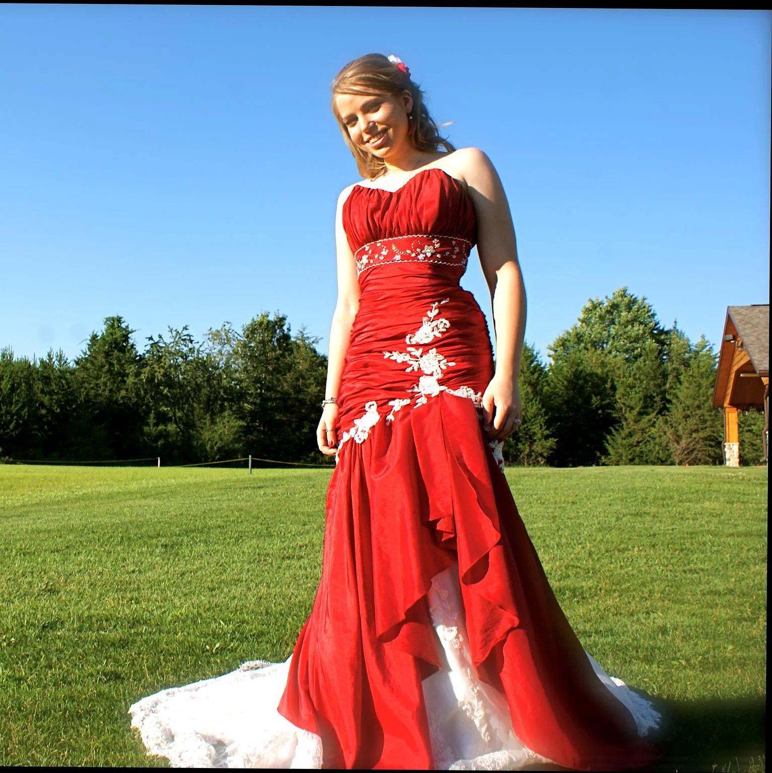 Beaded Strapless Trumpet Wedding Dresses Empire Waist Pleats Long Red And Ivory Mermaid Wedding Gowns Elegant Bride Reception Dress 2024