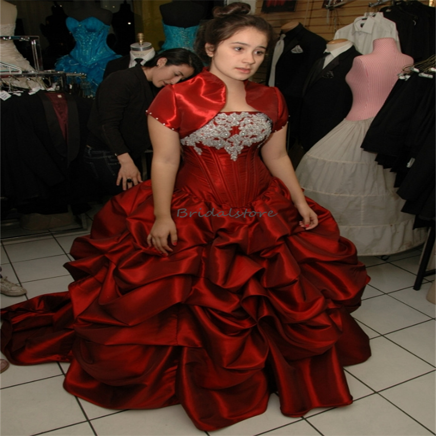 Extravagant Red Quinceanera Dresses With Jacket Tiered Ruffles Appliques Sweet 16 Birthday Dress Elegant Vestidos De Xv Gothic Traditional 1800s Robe 