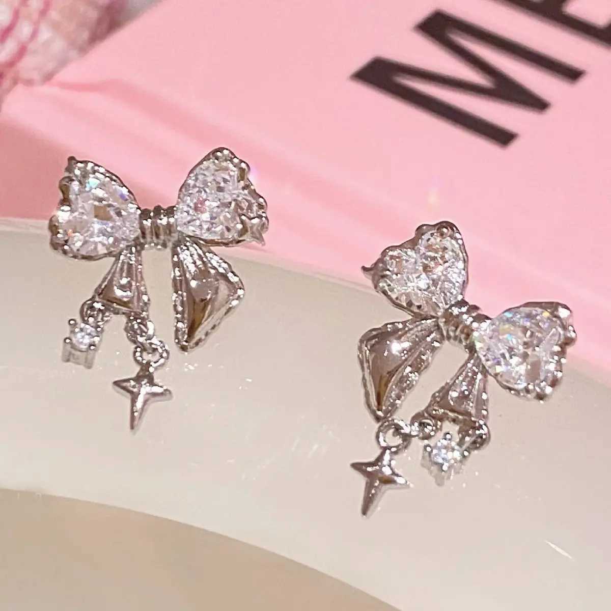 Charm Sweet Silver Color Shine Crystal Bow Knot Earrings for Women Summer Trendy Cute Star Rhinestones Pendant Drop Earrings Jewelry
