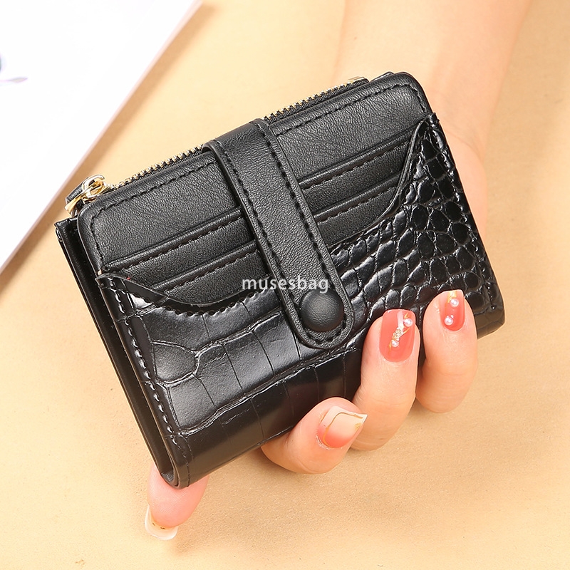 Designer Women's Fashionable and Fashionable Retro Multi functional Crocodile Pattern Wallet Short Simple and Elegant Multi Card Card Bag Change 