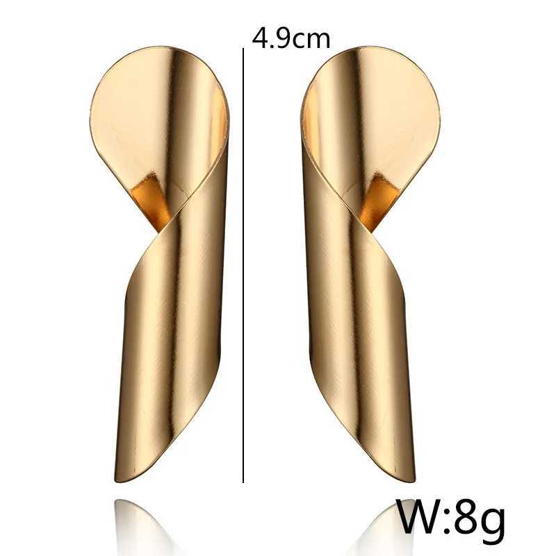 Ear Cuff Irregular Geometry Glossly Metal Drop Earrings for Women Vintage Fashion Jewelry Exaggerated Spiral Curved Statement Earrings