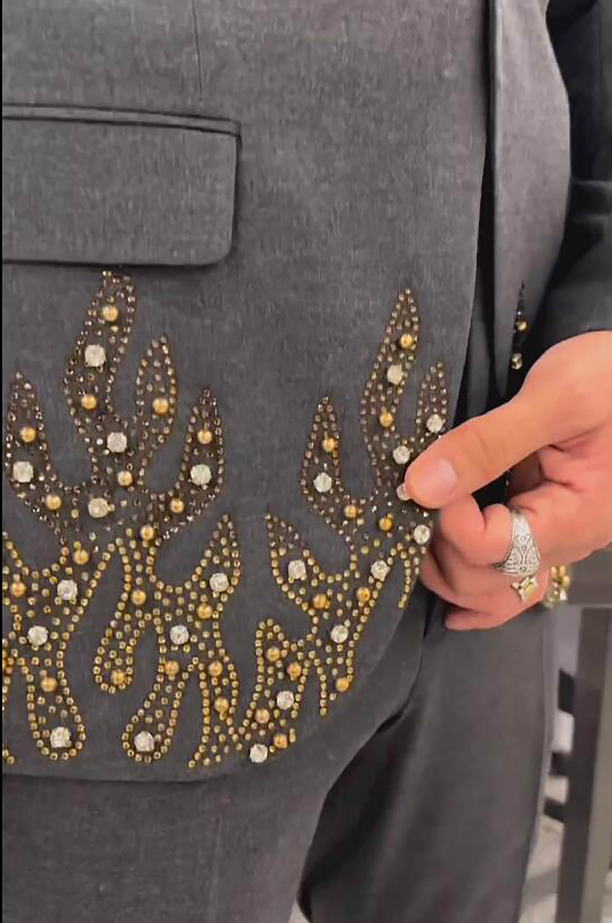 Mens Wedding Suit Tuxedo Peaked Lapel Blazer Groom Coat Pearls Rhinstone Evening Vintage Party Prom Custom Made Just One Jacket