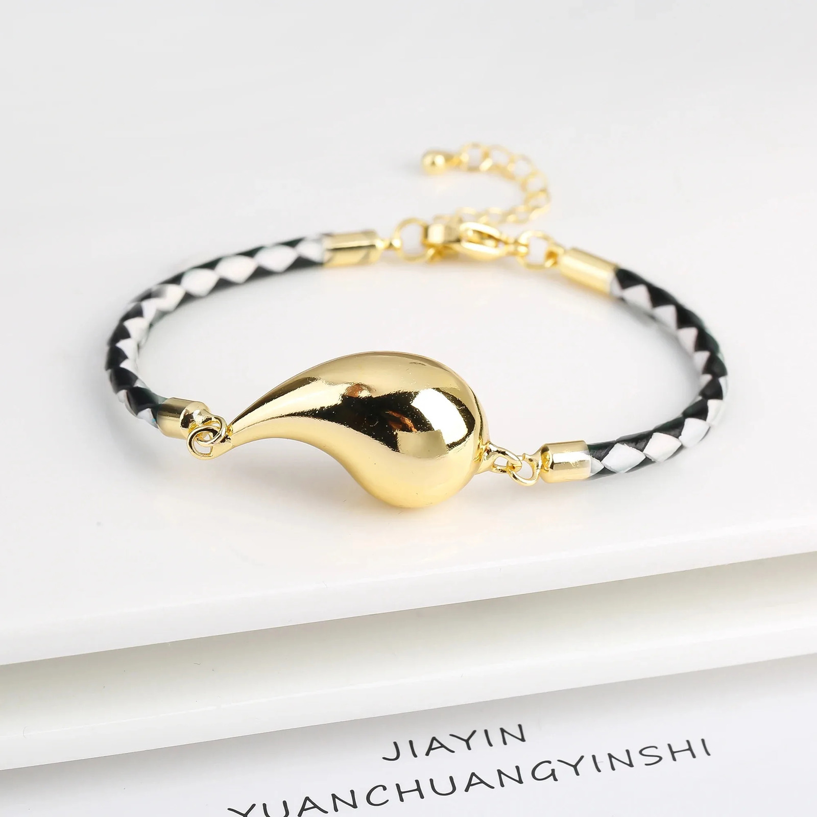 Simple Gold Plated Comma Leather Braided Adjustable Bracelet Fashion Women Water Drop Bracelet for Party Jewelry Gift Daily Wear 240618