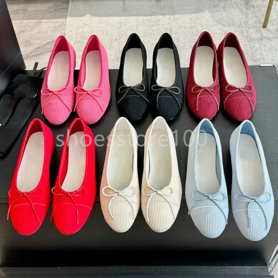 New Quality Round-toe Ballet Flats dress shoes Leather sole Mary Jane flat strap buckle Leather loafers womens leather outsole Luxury designer heel shoes Black white