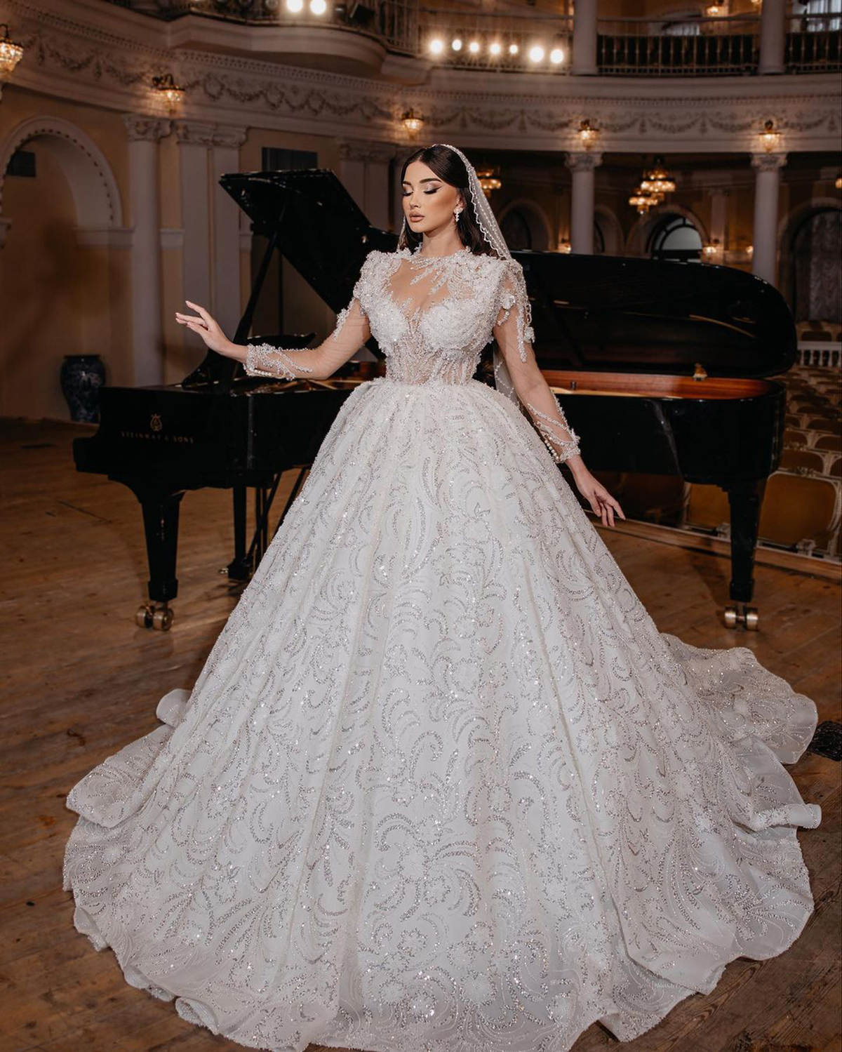 Elegant A Line Women Wedding Dress High Collar Long Sleeves Bridal Gown Sequins Appliques Sweep Train Dresses Custom Made