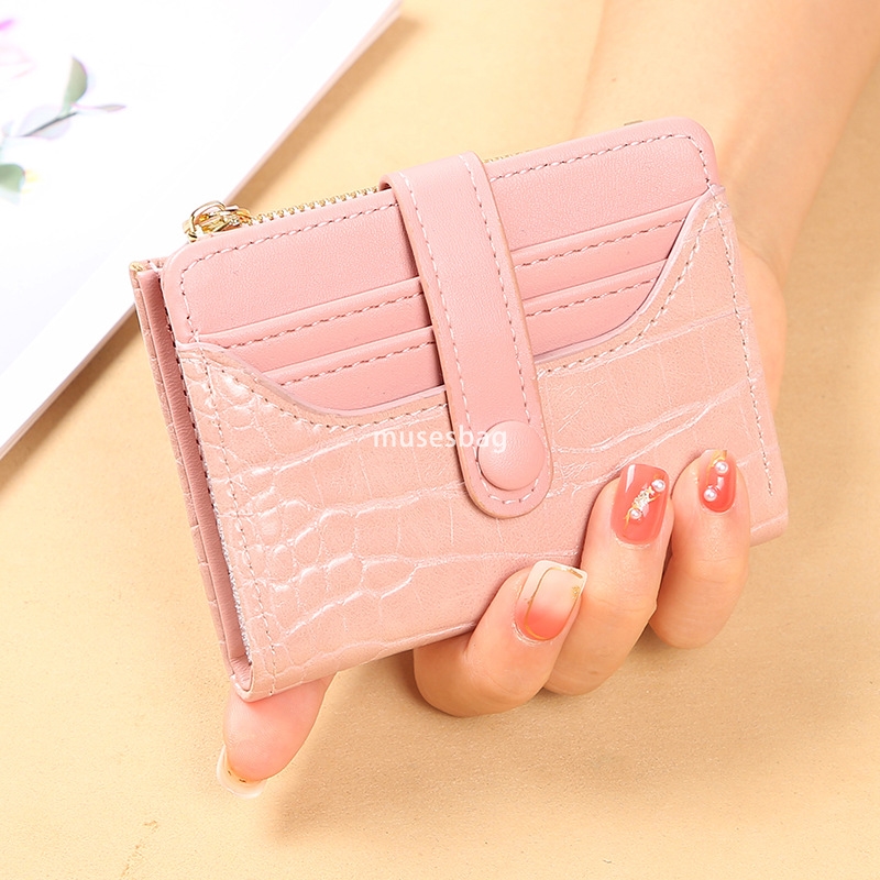 Designer Women's Fashionable and Fashionable Retro Multi functional Crocodile Pattern Wallet Short Simple and Elegant Multi Card Card Bag Change 