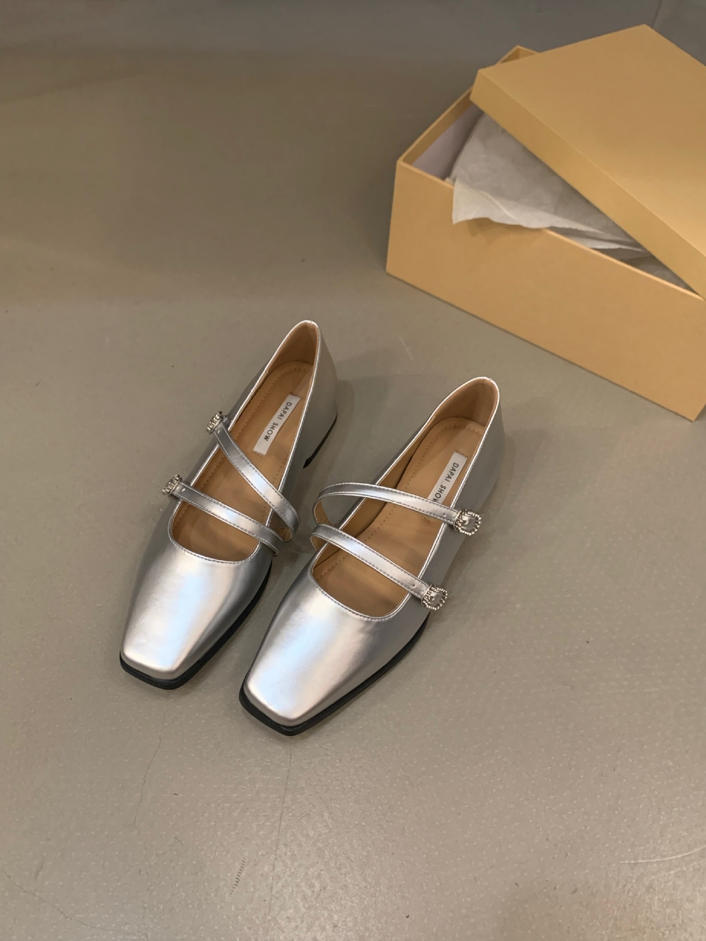 Summer 2024 new versatile casual heeled sandals, open-toe strap heels, stiletto sandals khaqi