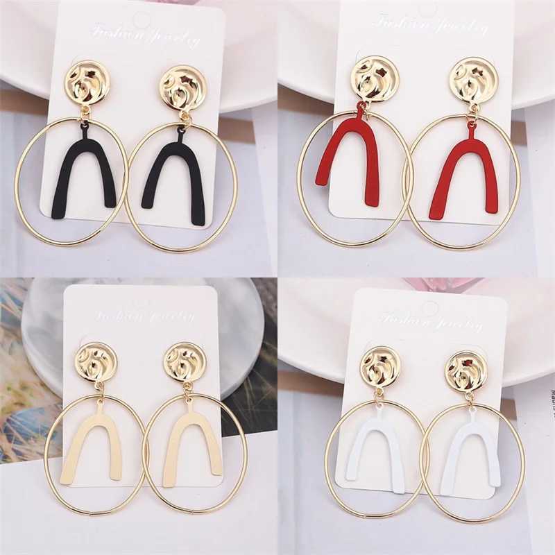 Charm Retro Round Circle Drop Earrings for Women European Big Metal Statement Jewelry Geometric Letter n Shape Dangle Earrings