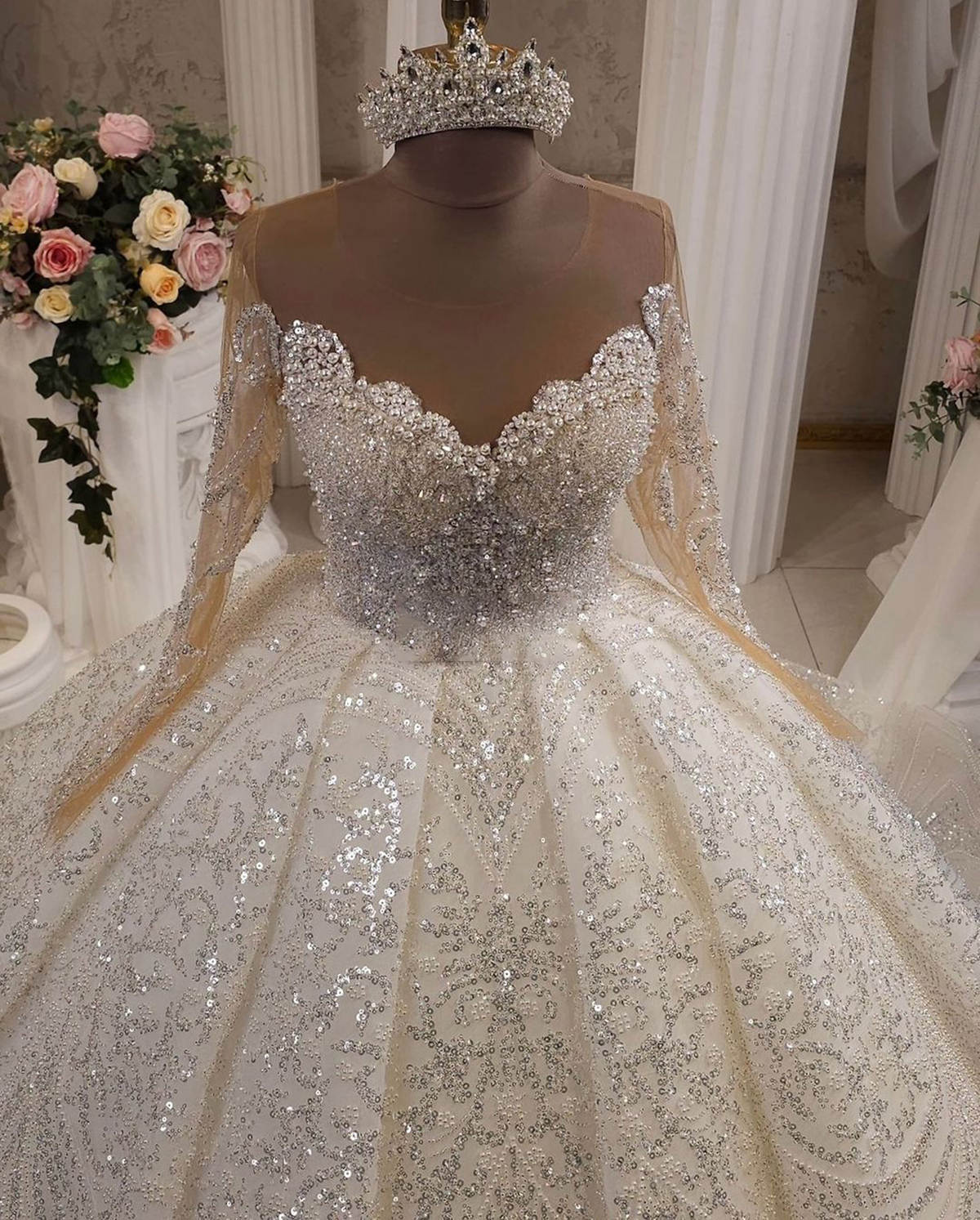 Luxury Ball Gown Wedding Dress Sheer Neck Long Sleeves Bridal Gown Sequins Pearls Beads Sweep Train Dresses Custom Made vestidos de novia