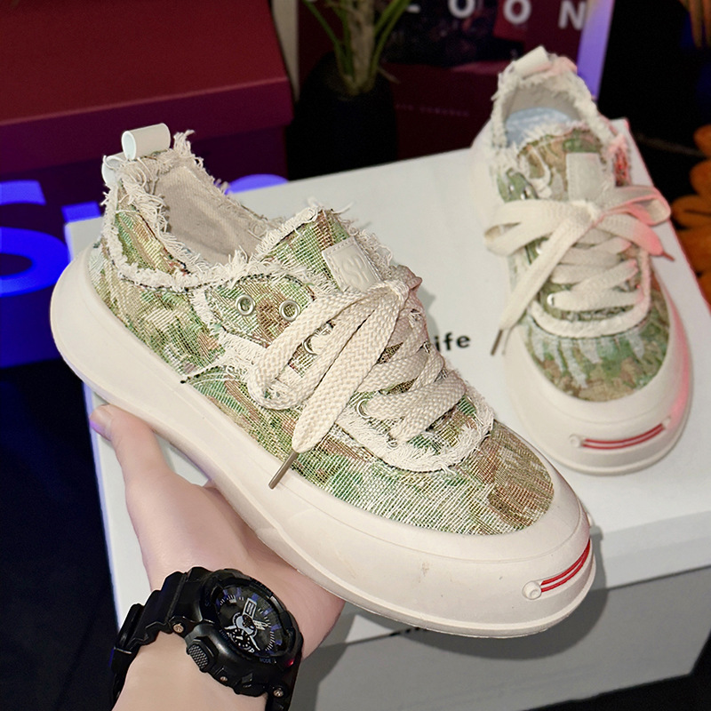 New skateboarding shoes thick bottom shoes breathable spring and summer bread shoes men's casual shoes dissolving board shoes live canvas shoes 2