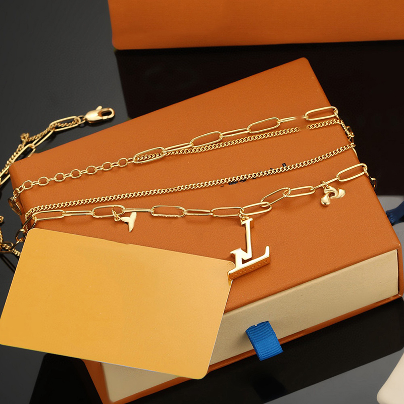 Fashion Four Clover Gold Necklaces Women Luxury Designer Jewelry V Pendant Necklace For Men Fine Jewelery With Box Mens Gold Chains Wedding Gifts 2406122XQ