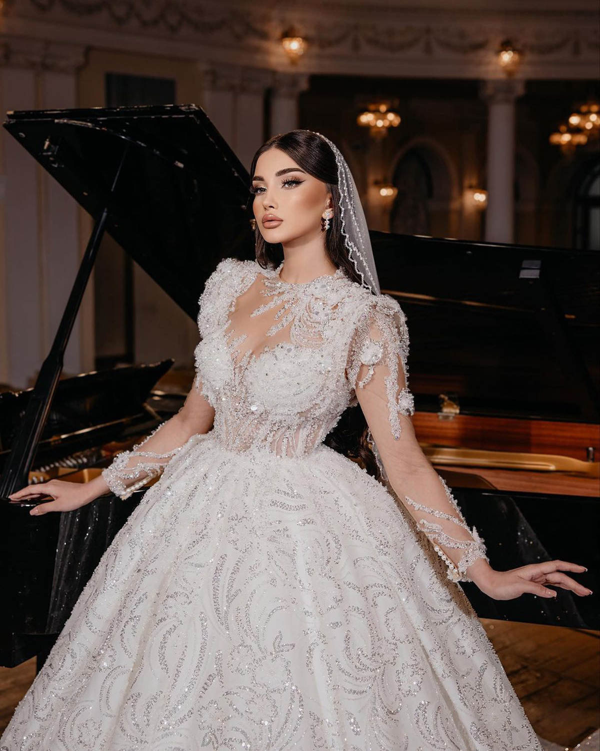 Elegant A Line Women Wedding Dress High Collar Long Sleeves Bridal Gown Sequins Appliques Sweep Train Dresses Custom Made