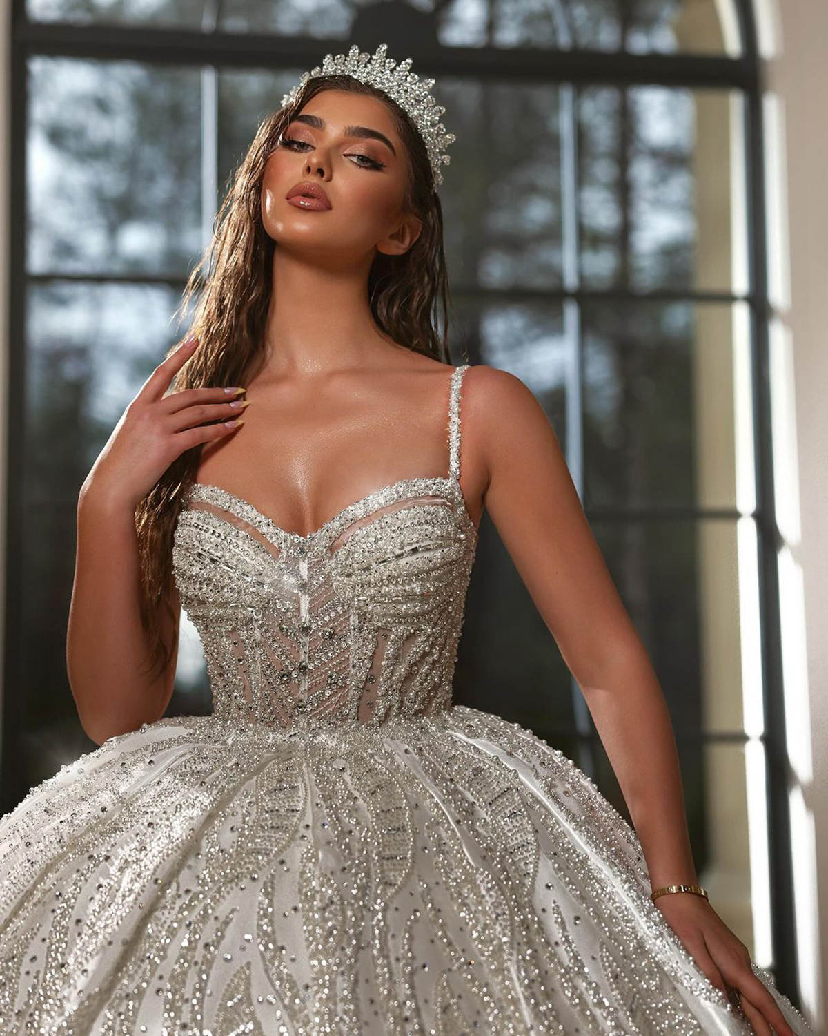 Classic Ball Gown Wedding Dress Sweetheart Spaghetti Strap Sleeveless Bridal Gown Sequins Beads Sweep Train Dresses Custom Made vestidos de novia