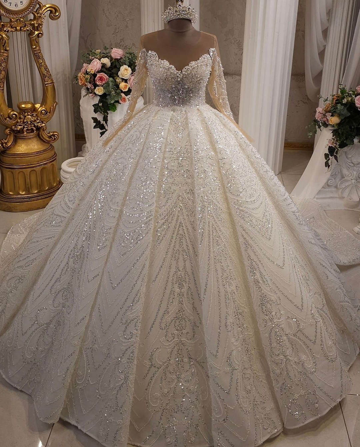 Luxury Ball Gown Wedding Dress Sheer Neck Long Sleeves Bridal Gown Sequins Pearls Beads Sweep Train Dresses Custom Made vestidos de novia