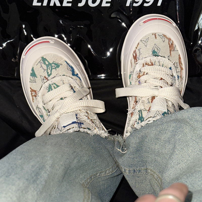 New skateboarding shoes thick bottom shoes breathable spring and summer bread shoes men's casual shoes dissolving board shoes live canvas shoes 2