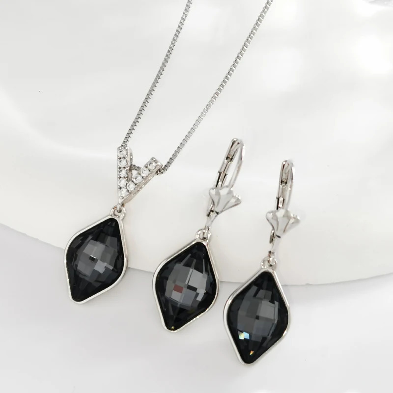Fashion Jewelries Set for Girl Party Wedding Trending Women Geometric Austrian Crystal Dangle Earrings and Pendant Jewellry Set 240627