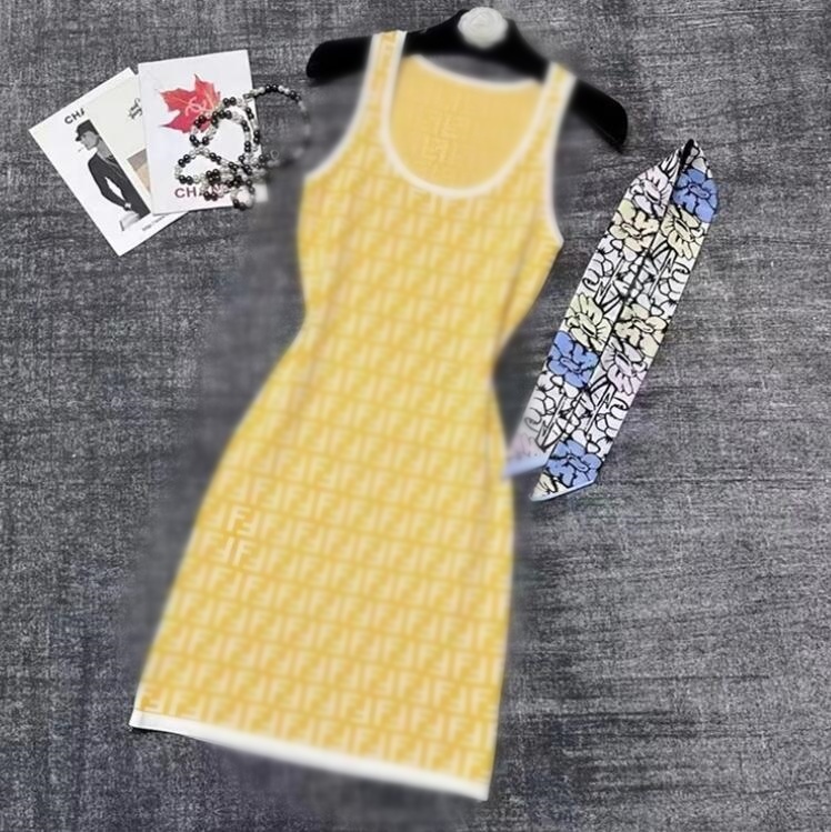Women's casual dress 2024F summer fashionable new long sleeveless U-neck letter printed women's knitted dress