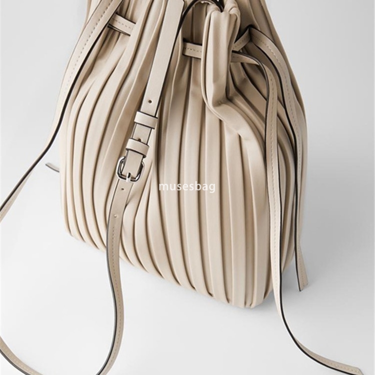 Women's Bag New High Quality Large Capacity Versatile Mini Bucket Bag High Quality Small Pleated Strap Mouth Single Shoulder Crossbody Handbag