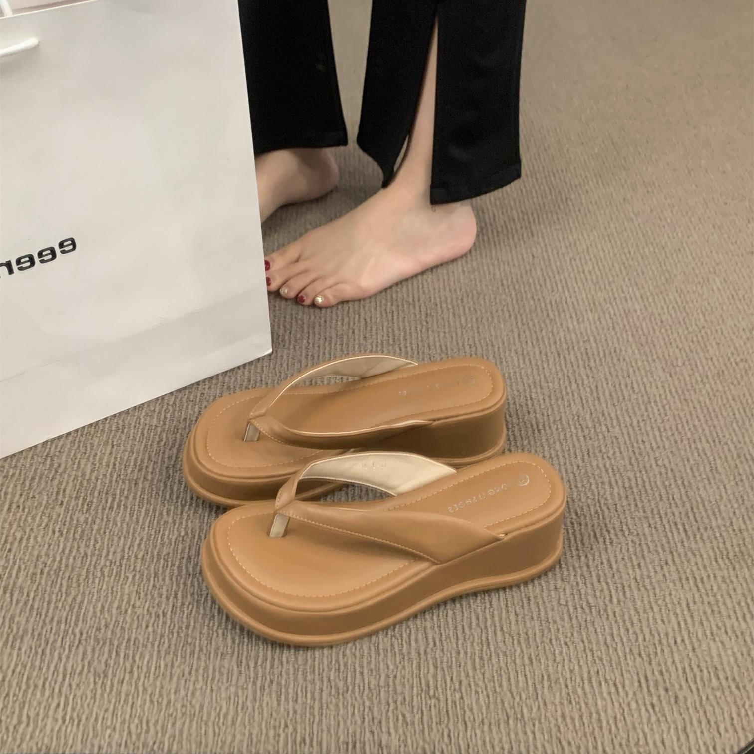 Thick-soled clip-on flip-flops women's shoes wear 2023 summer wedge toe clip with beach skirt sandals Black