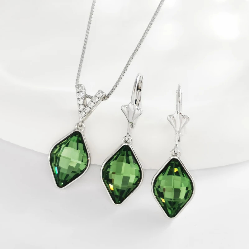 Fashion Jewelries Set for Girl Party Wedding Trending Women Geometric Austrian Crystal Dangle Earrings and Pendant Jewellry Set 240627