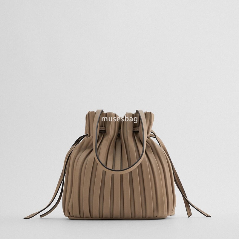 Women's Bag New High Quality Large Capacity Versatile Mini Bucket Bag High Quality Small Pleated Strap Mouth Single Shoulder Crossbody Handbag