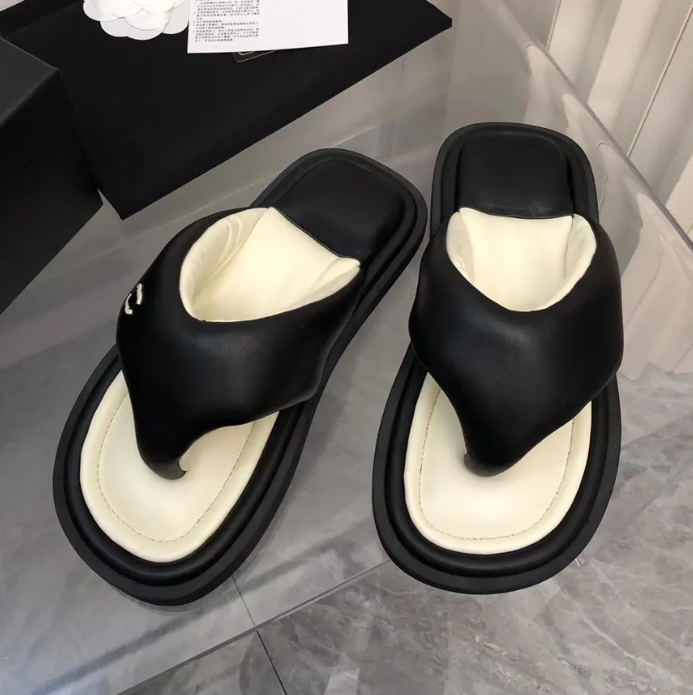 Designer Solid color slippers Beach slippers Comfort Slides Luxury Women Sandal Fashion shoes Leisure flip flops