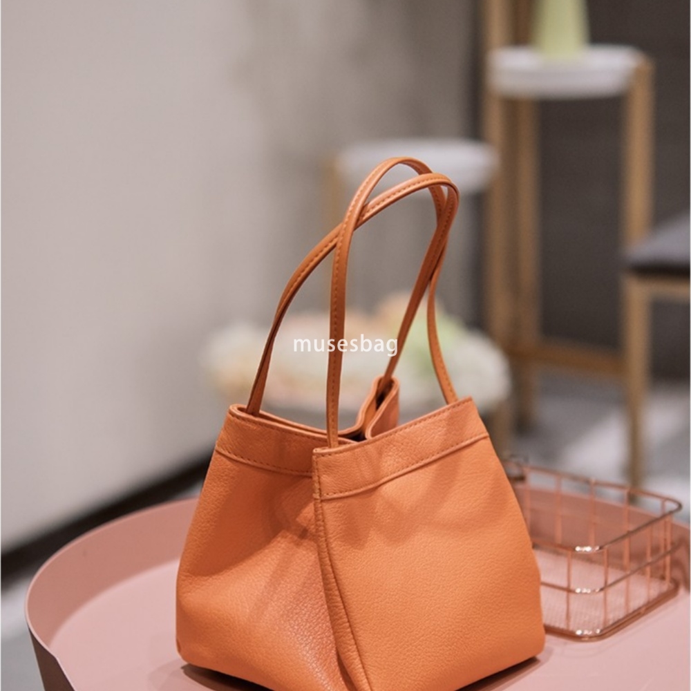 Street trend handbag women's new Korean version PU leather small square bag 100 pairs of hand-held bucket bags niche fashion texture handbag