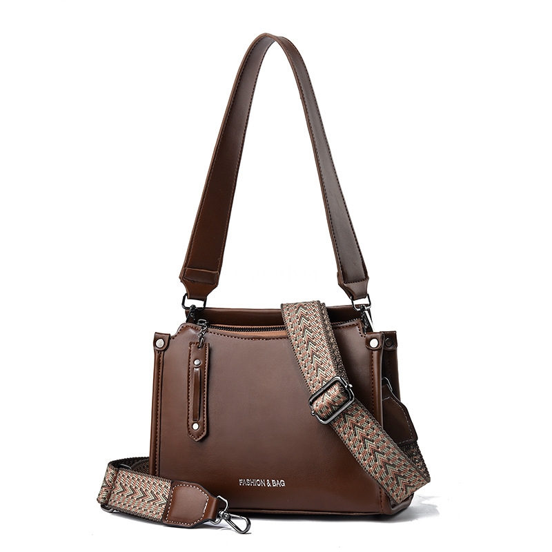 European and American retro women's bag autumn and winter new retro large capacity small square bag simple solid color commuting bag middle-aged 