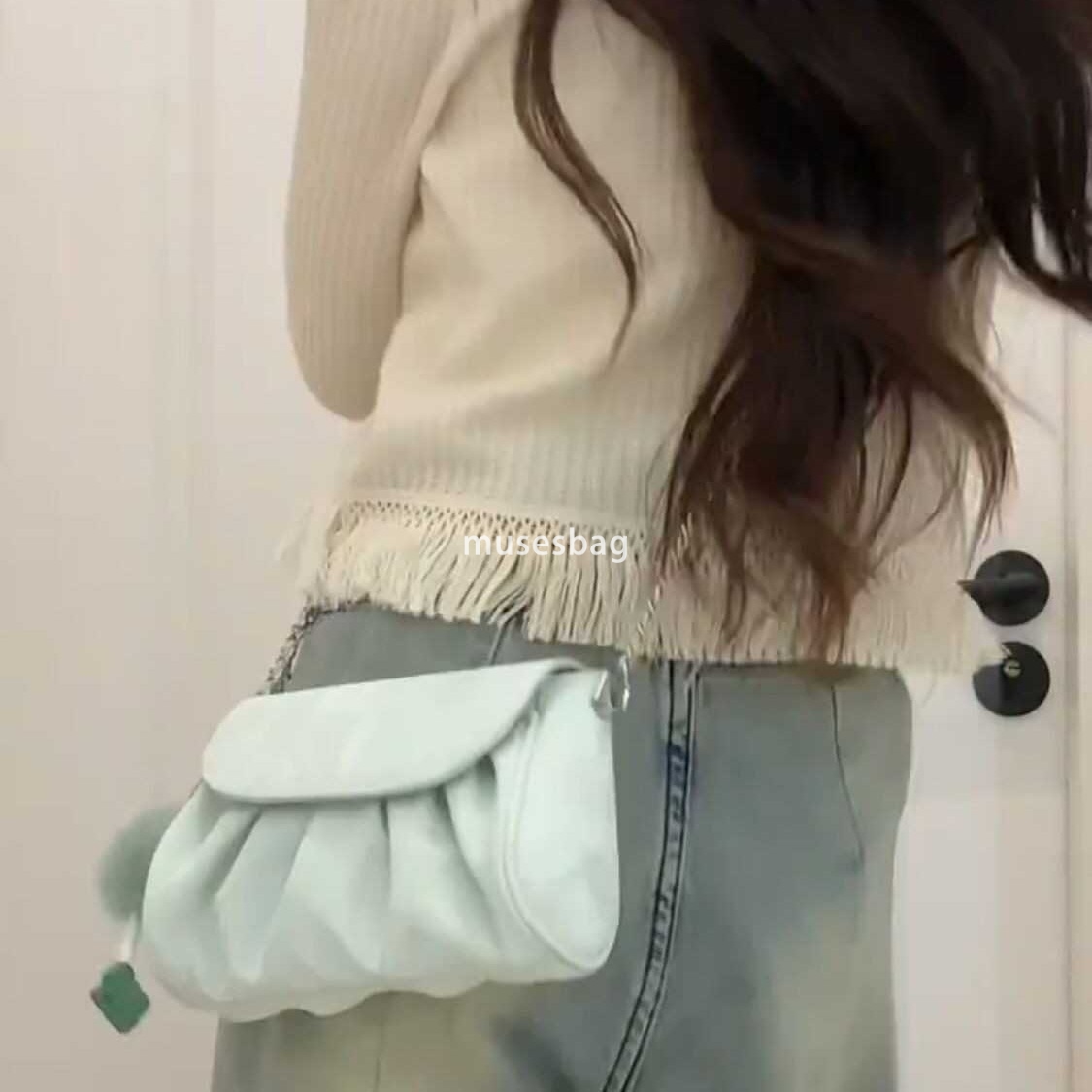 High quality chain texture crossbody small bag for women's new fashionable and versatile mobile phone small bag soft leather summer cloud bag