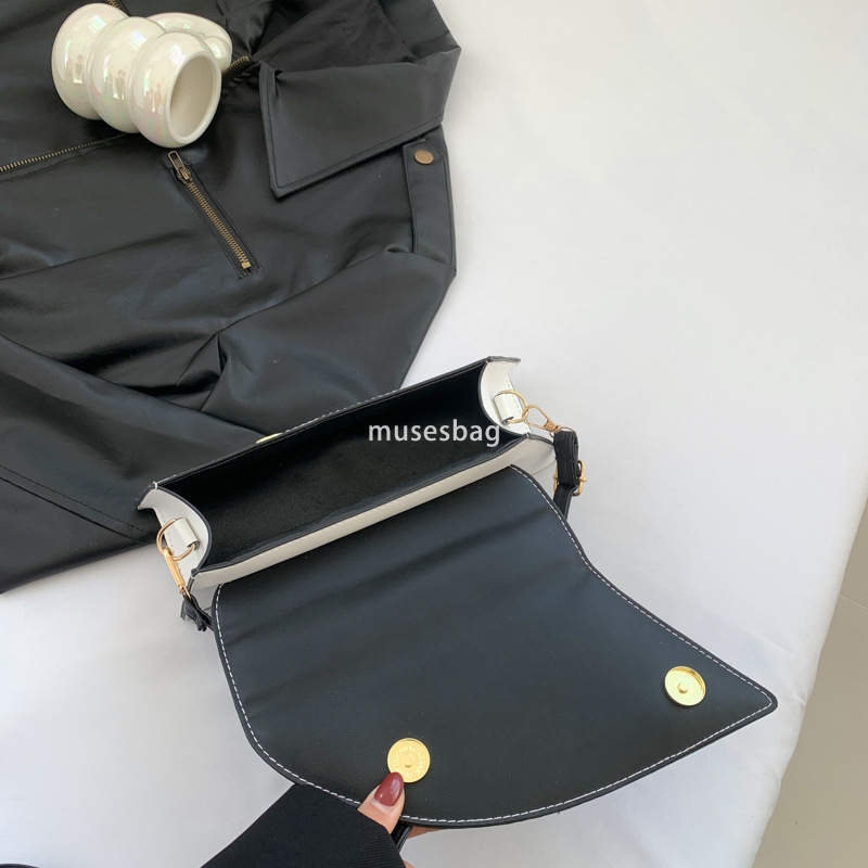Street Trend Influenza Color Contrast Fashion Handheld Bag for Women Spring and Summer New Popular Western Style Fashion One Shoulder Crossbody Bag