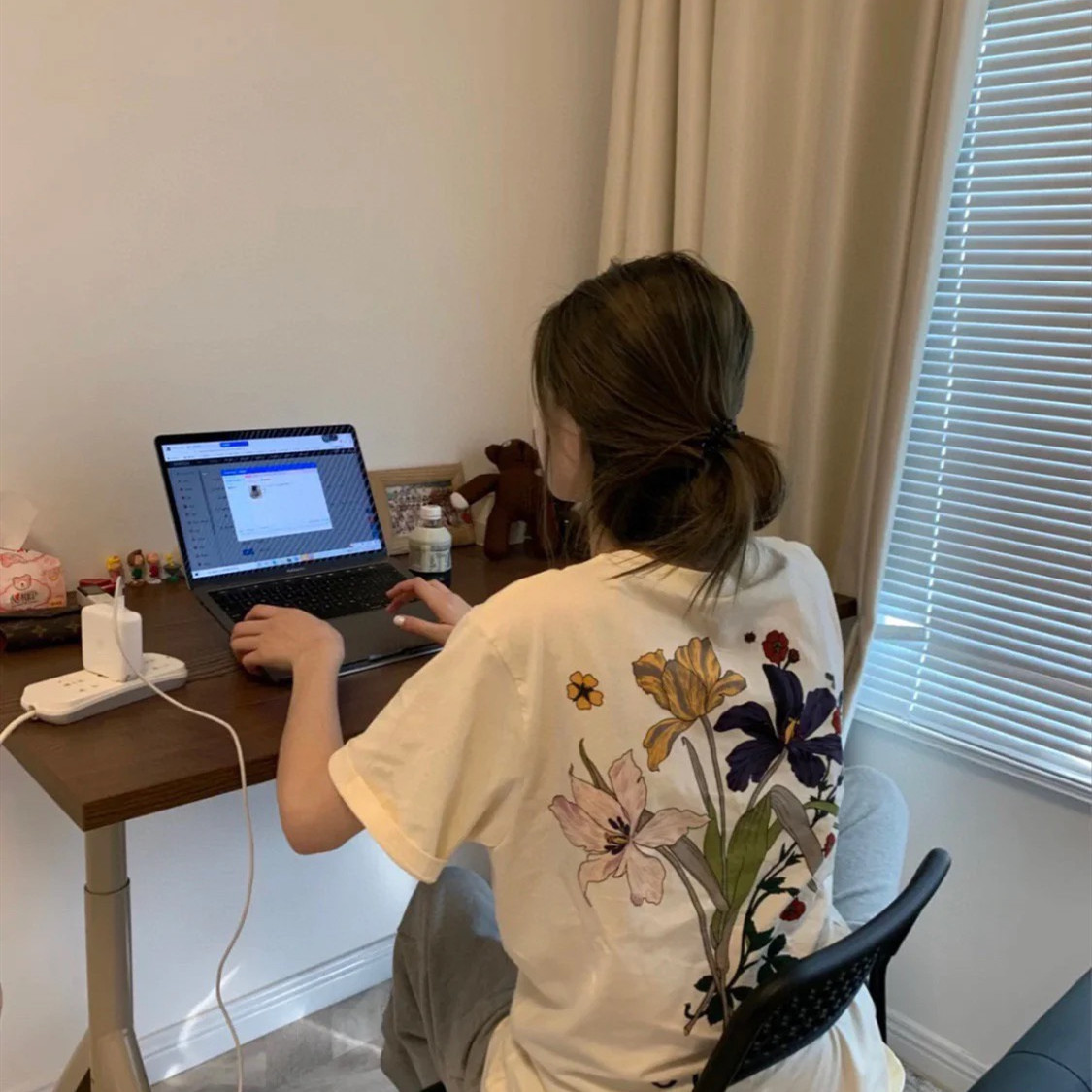 2024 New Lovely Flowers Letters Luxury Designer T Shirt tops for Women Men cotton 3D Flower Print Summer Spring Autumn Fashion clothes T-Shirt with tag