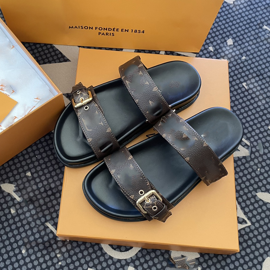 Designer brand women lvtrainers Slippers sandals Slides fashion room Men and women casual shoes beach shoes black Leather Sandal shoemaker summer fashion shoes
