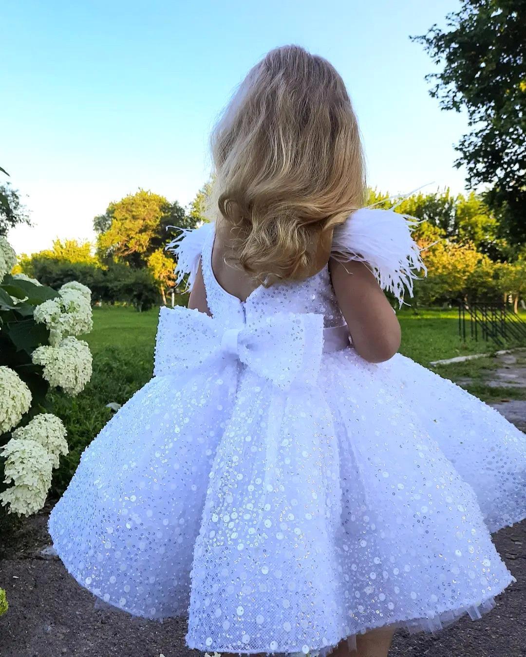 Cute White Sequins Lace Wer Girls Dresses Crew New Feather Knee Length Tutu A E Girls' Party Gowns With Bow Tie Mc2140 0218