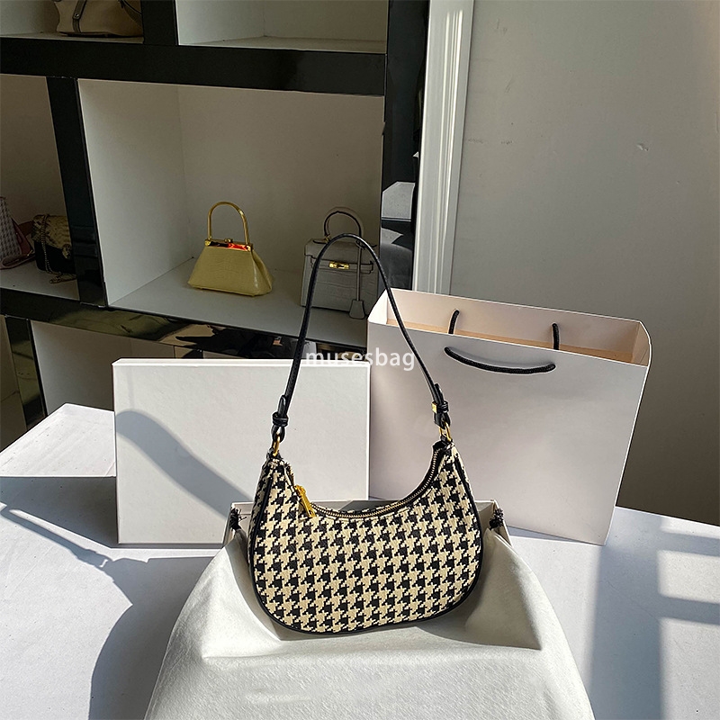 Korean version of trendy underarm bag for women in spring and summer new retro thousand bird grid method stick crescent bag single shoulder handbag
