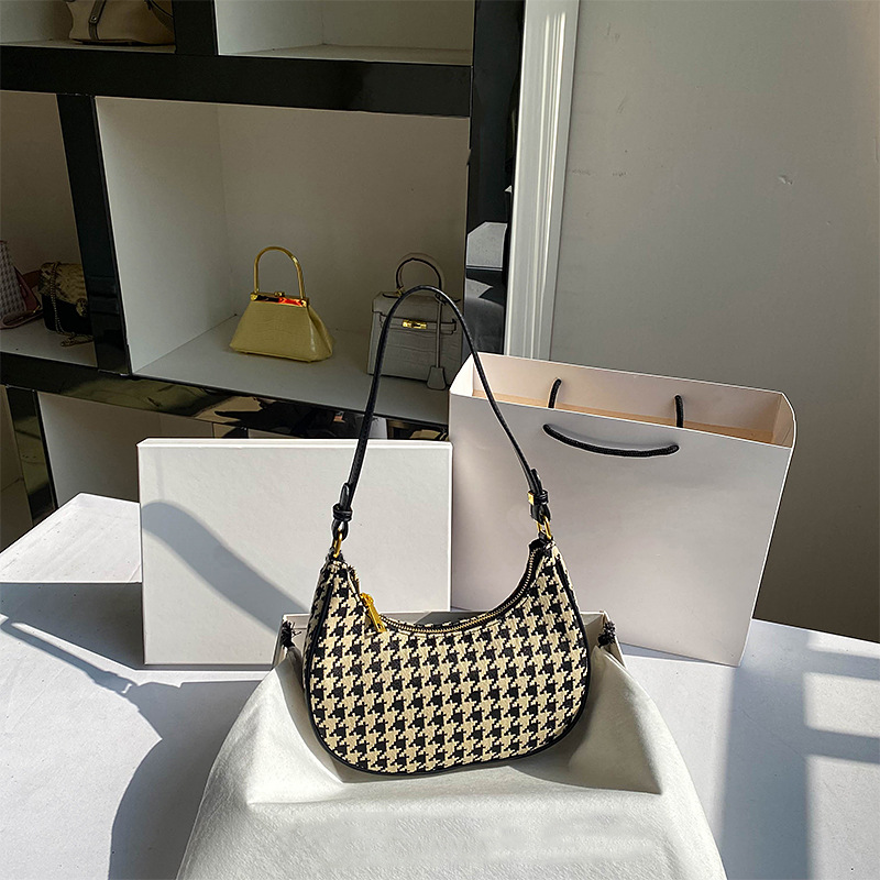 Korean version of trendy underarm bag for women in spring and summer new retro thousand bird grid method stick crescent bag single shoulder handbag