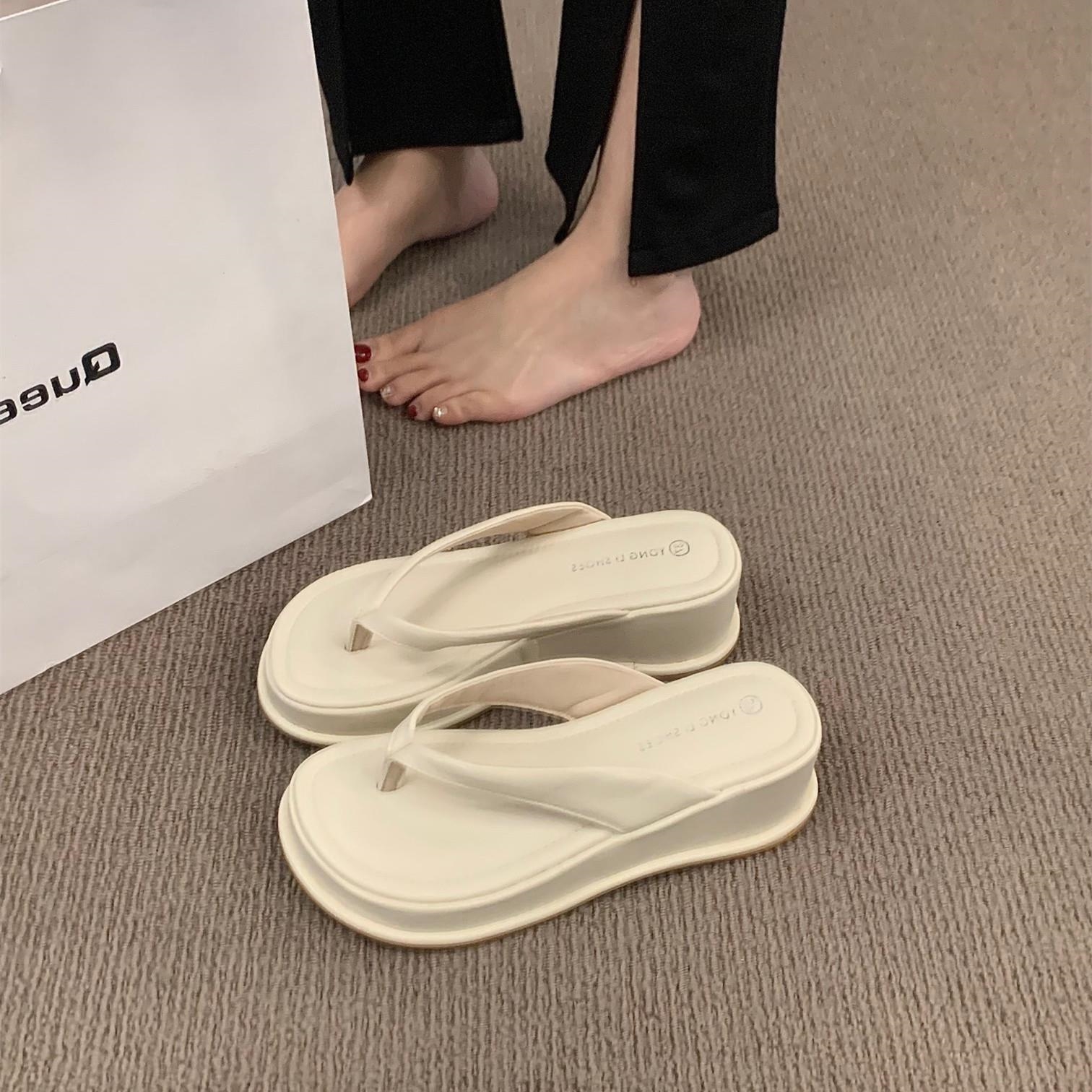 Thick-soled clip-on flip-flops women's shoes wear 2023 summer wedge toe clip with beach skirt sandals Black