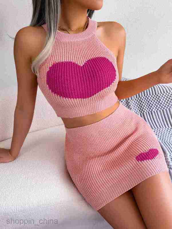 women Two Piece Dress Sets Spring and Summer Leisure Love Color Contrast Naked Top Wrapped Hip Skirt Set Women's Wear