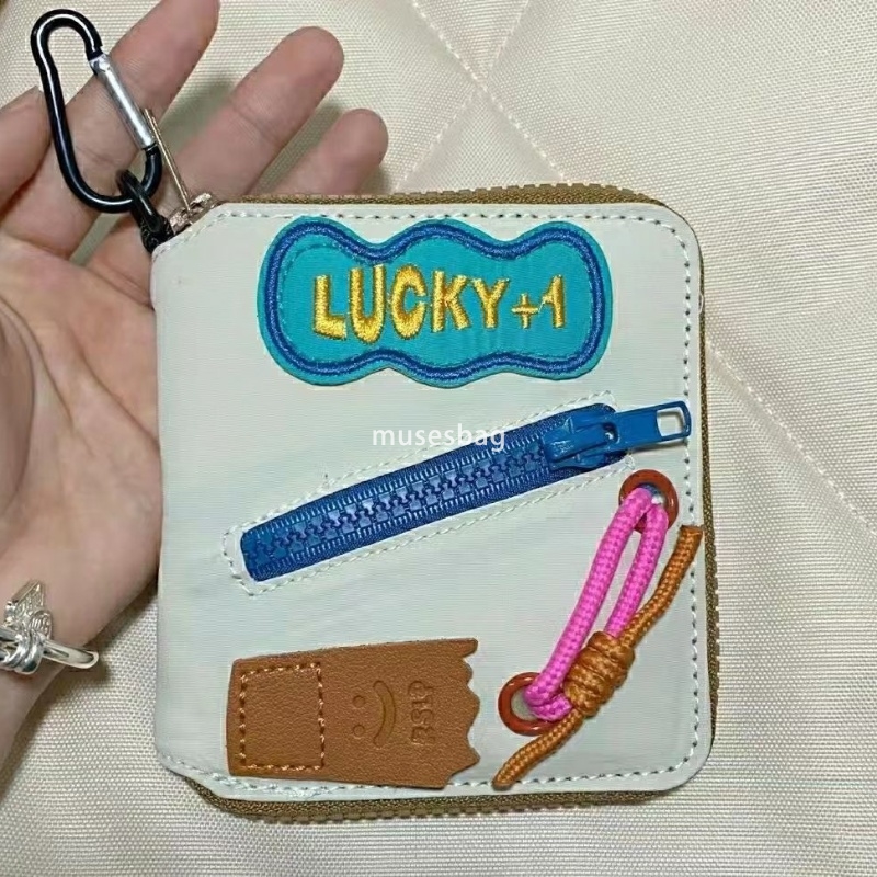Fashionable women's high-end new Korean version short zipper multi card wallet love niche application practical multi-functional card bag hand-he