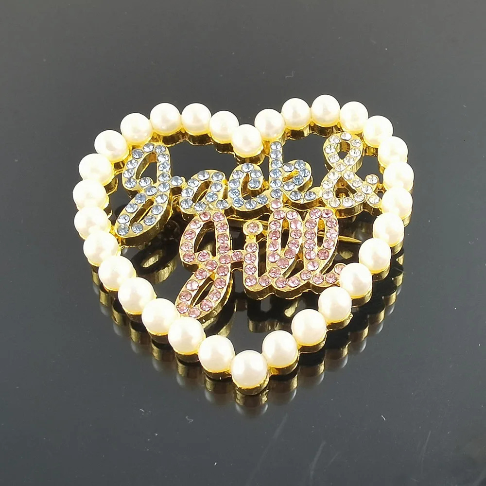 Fashion High-Quality Heart Rhinestone Brooch Letter Pin Jack Jill Womens Elegant Clothing Shawl Scarf Buckle Pins Jewelry 240626