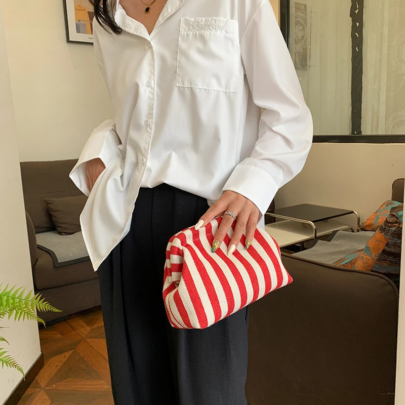 Handbag Summer Beach Pouch Bags For Women Strip Pattern Clutch Bags Canvas Clip Hand Purse Fashion Style Ladys Summer Bag 240627