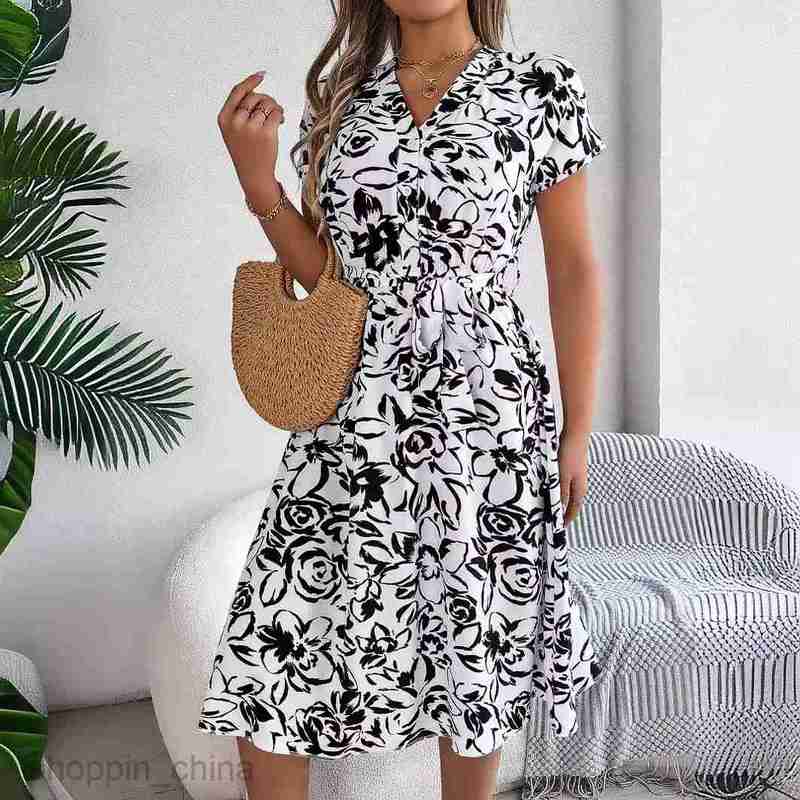 Women Casual Dresses fashion dress Spring/Summer Leisure V-neck Button Bat Sleeve Flower Flare Dress for Women
