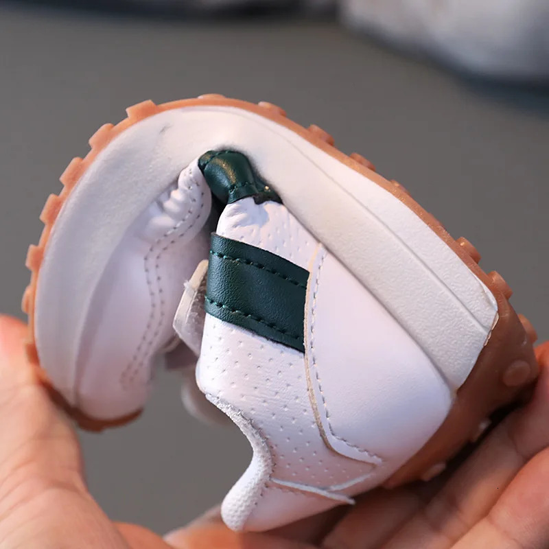 Boys and Childrens Shoes 2024 Fashion Girls Soft Sports Shoes Running Tenis Childrens Tablet Casual Baby Outdoor Sports Shoes 240627