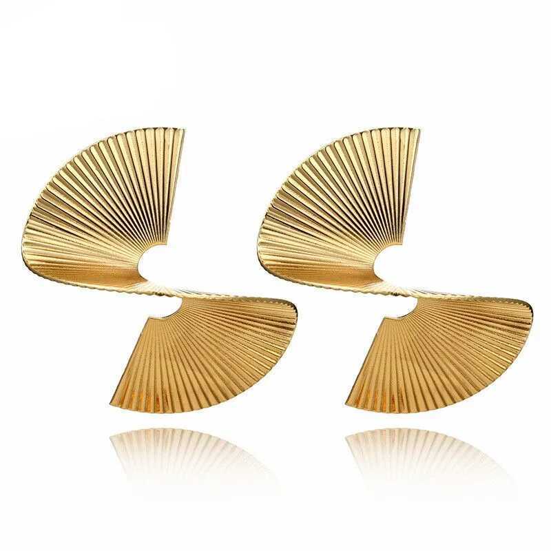 Ear Cuff New Irregular Geometric Spiral Earring for Women Exaggerated Metal Stud Earring Punk Style Fashion Jewelry Statement Earring