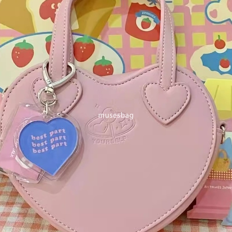 New street trend niche design with cheese and milk candy homemade sweet girl crossbody bag playful peach heart handbag mini heart shaped bag