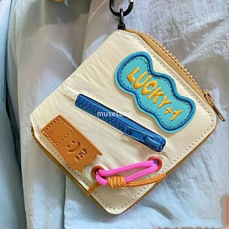 Fashionable women's high-end new Korean version short zipper multi card wallet love niche application practical multi-functional card bag hand-he