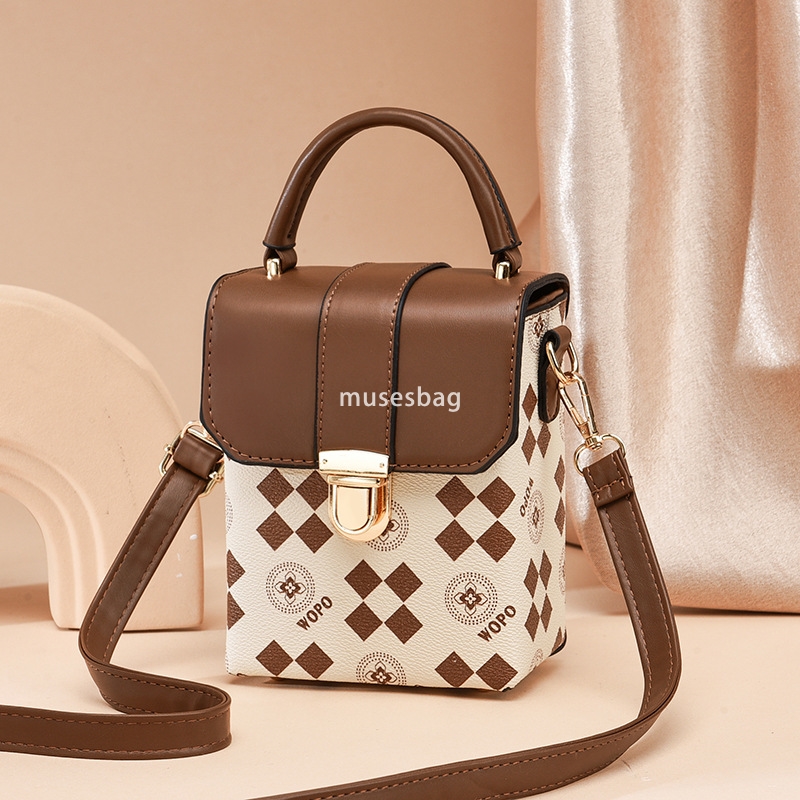 Popular small bags for women's spring and summer new niche design letter printed single shoulder bag internet red mini diagonal cross bag