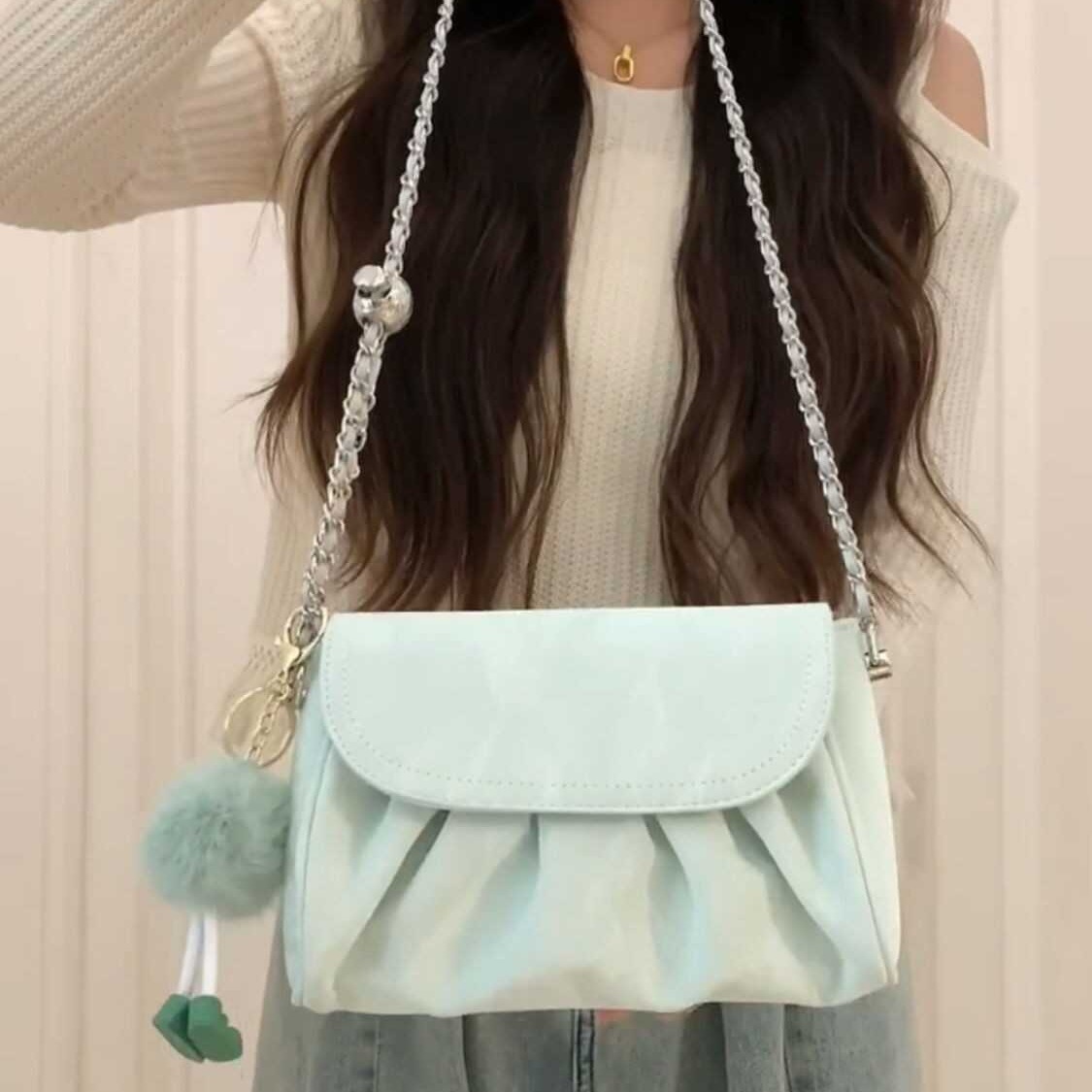 High quality chain texture crossbody small bag for women's new fashionable and versatile mobile phone small bag soft leather summer cloud bag