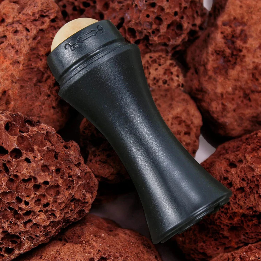 Face Oil Absorbing Roller Natural Volcanic Stone Pore Cleaning Oil Removing Massage Body Stick Makeup Face Skin Care Tool 240626