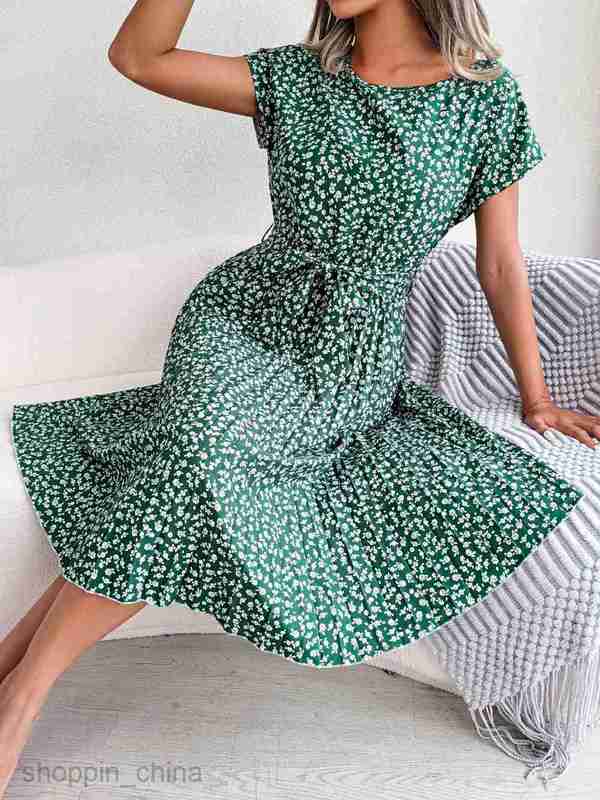 Women Casual Dresses fashion dress style spring and summer new casual short sleeve floral large hem pleated skirt women's wear